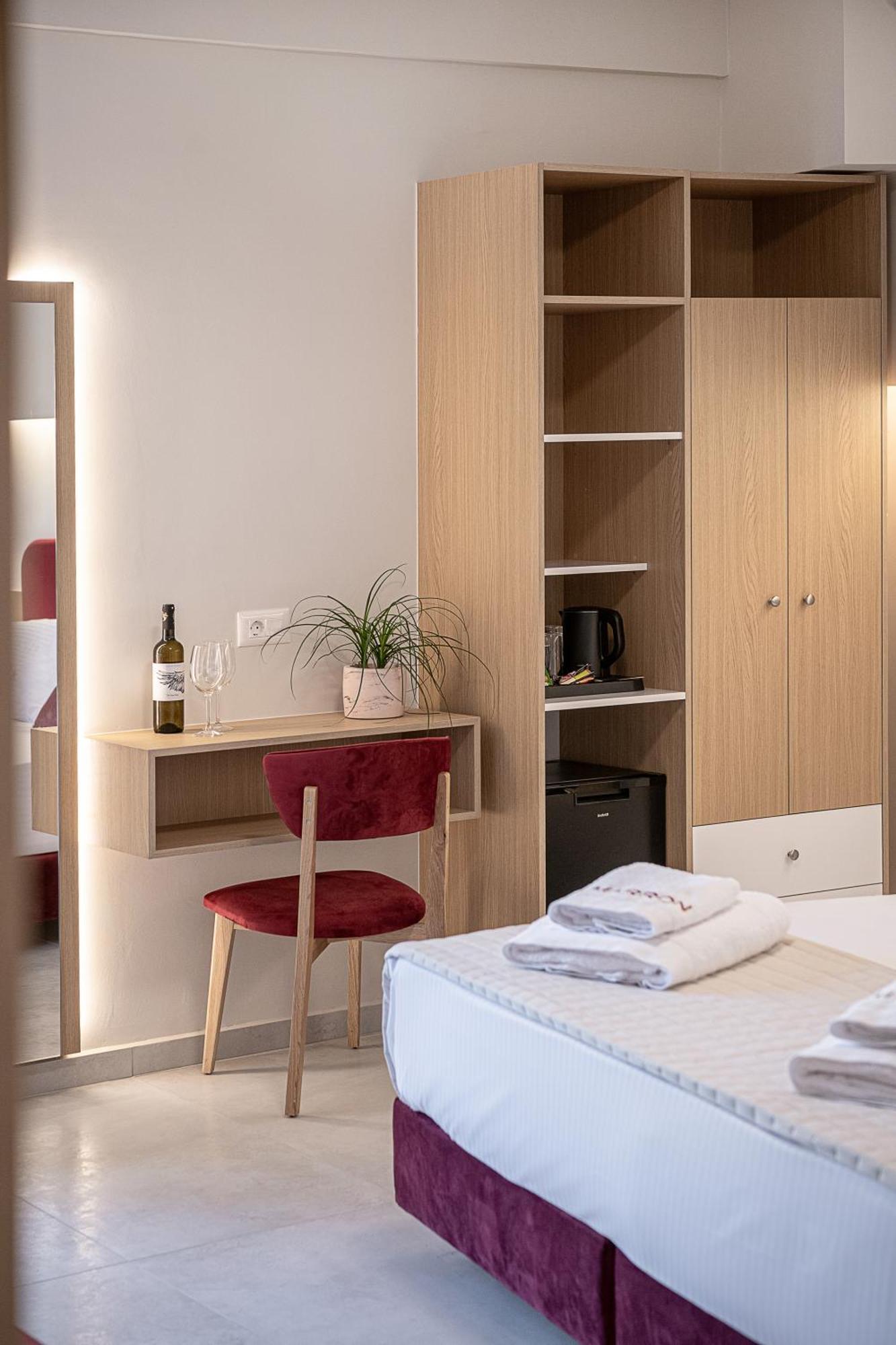 Miss Marrone City Hotel Ханья Экстерьер фото