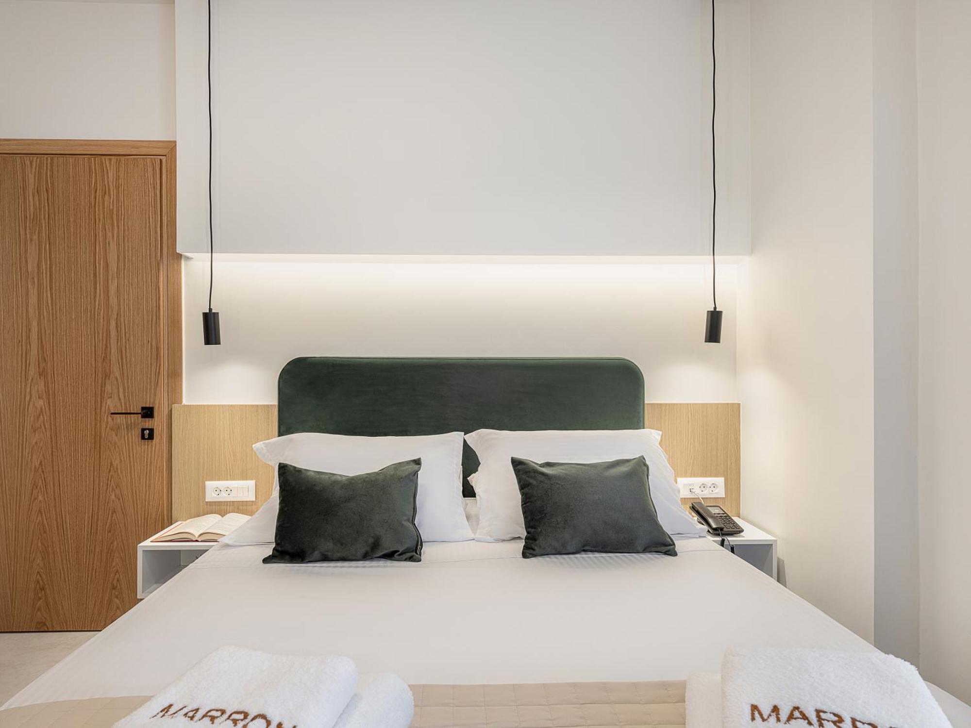 Miss Marrone City Hotel Ханья Экстерьер фото