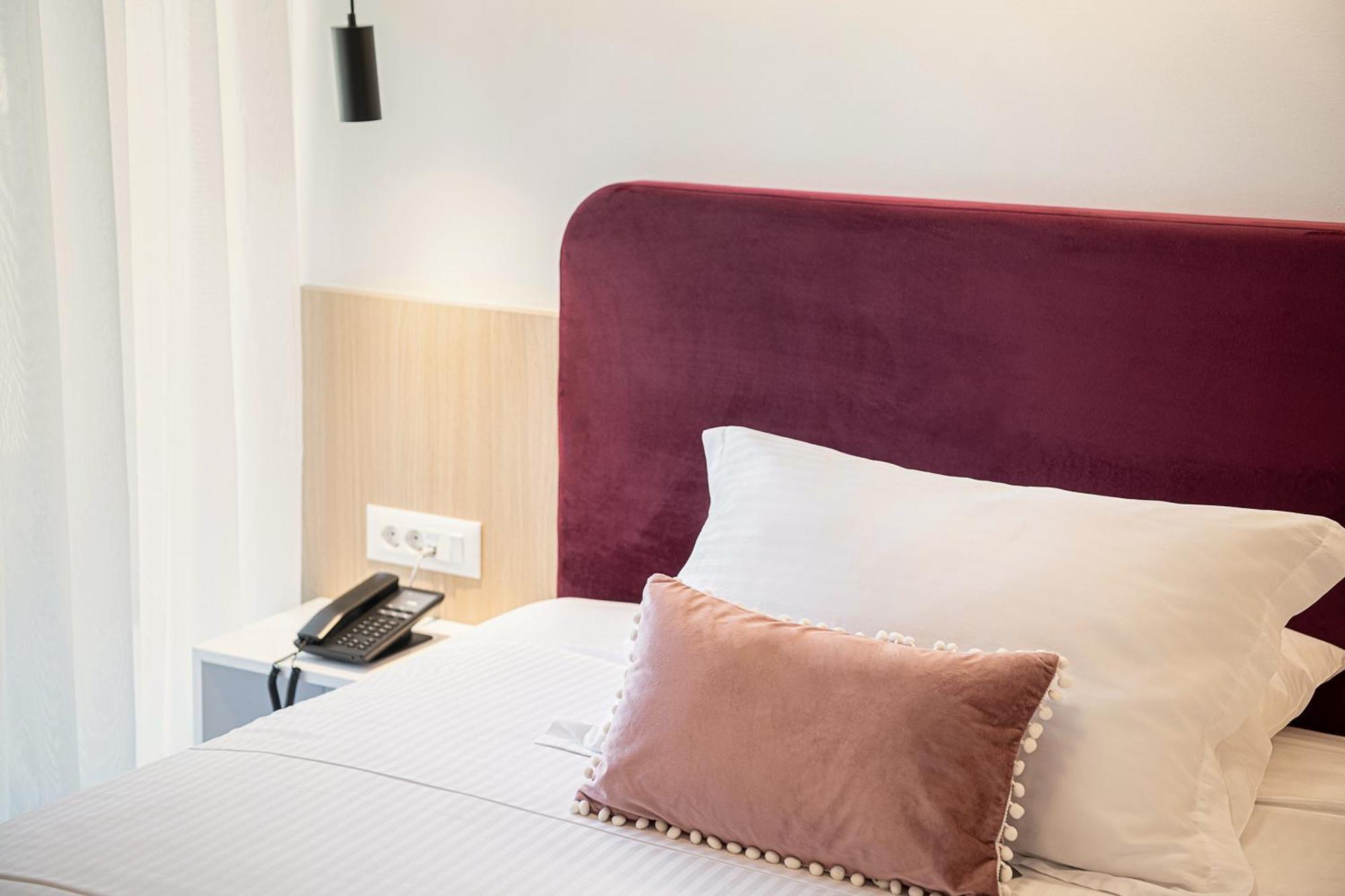 Miss Marrone City Hotel Ханья Экстерьер фото