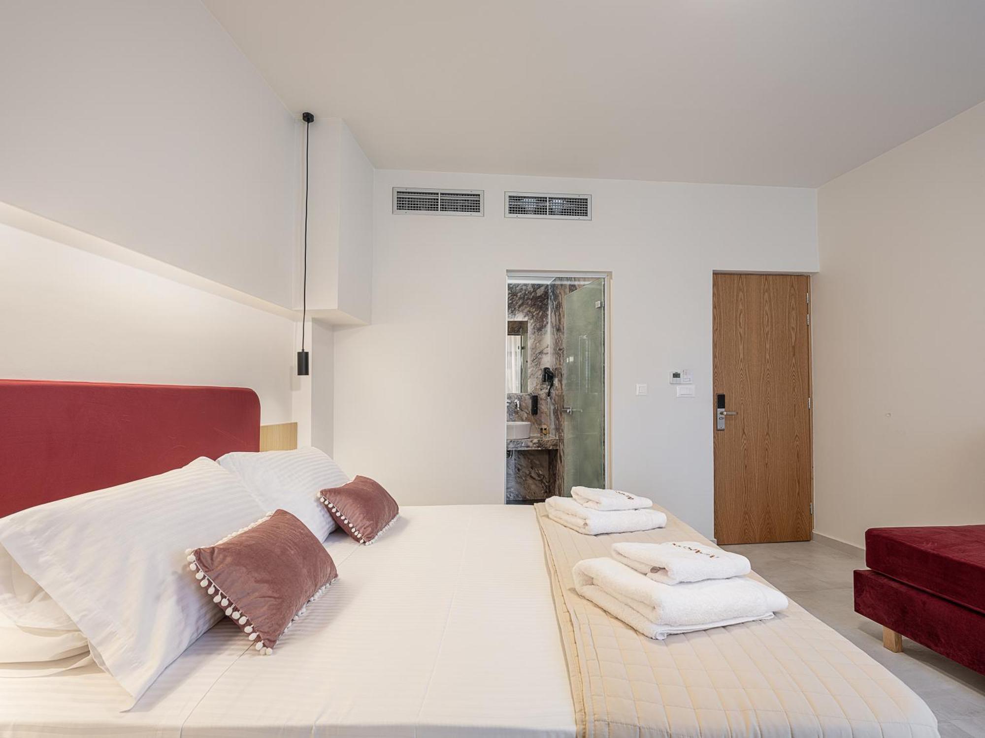 Miss Marrone City Hotel Ханья Экстерьер фото