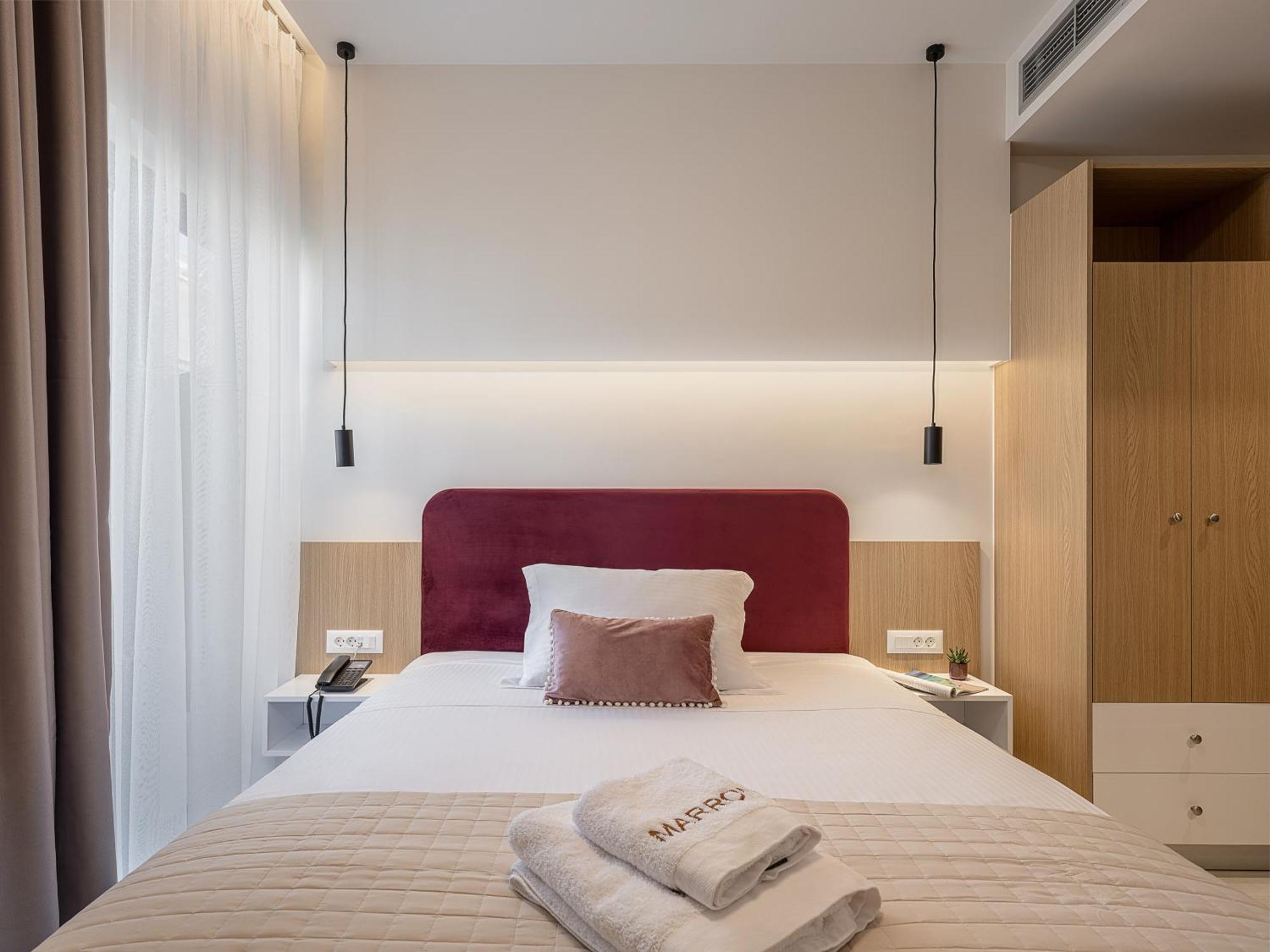 Miss Marrone City Hotel Ханья Экстерьер фото